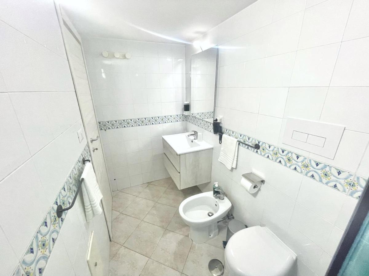 House Relax Apartment Centro Di Napoli Zewnętrze zdjęcie